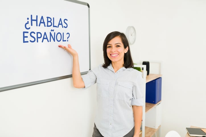 spanish-classroom-teacher-whiteboard